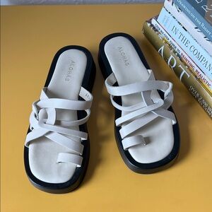 ALOHAS ‘Cool’ Chunky Leather Sandals in Cream